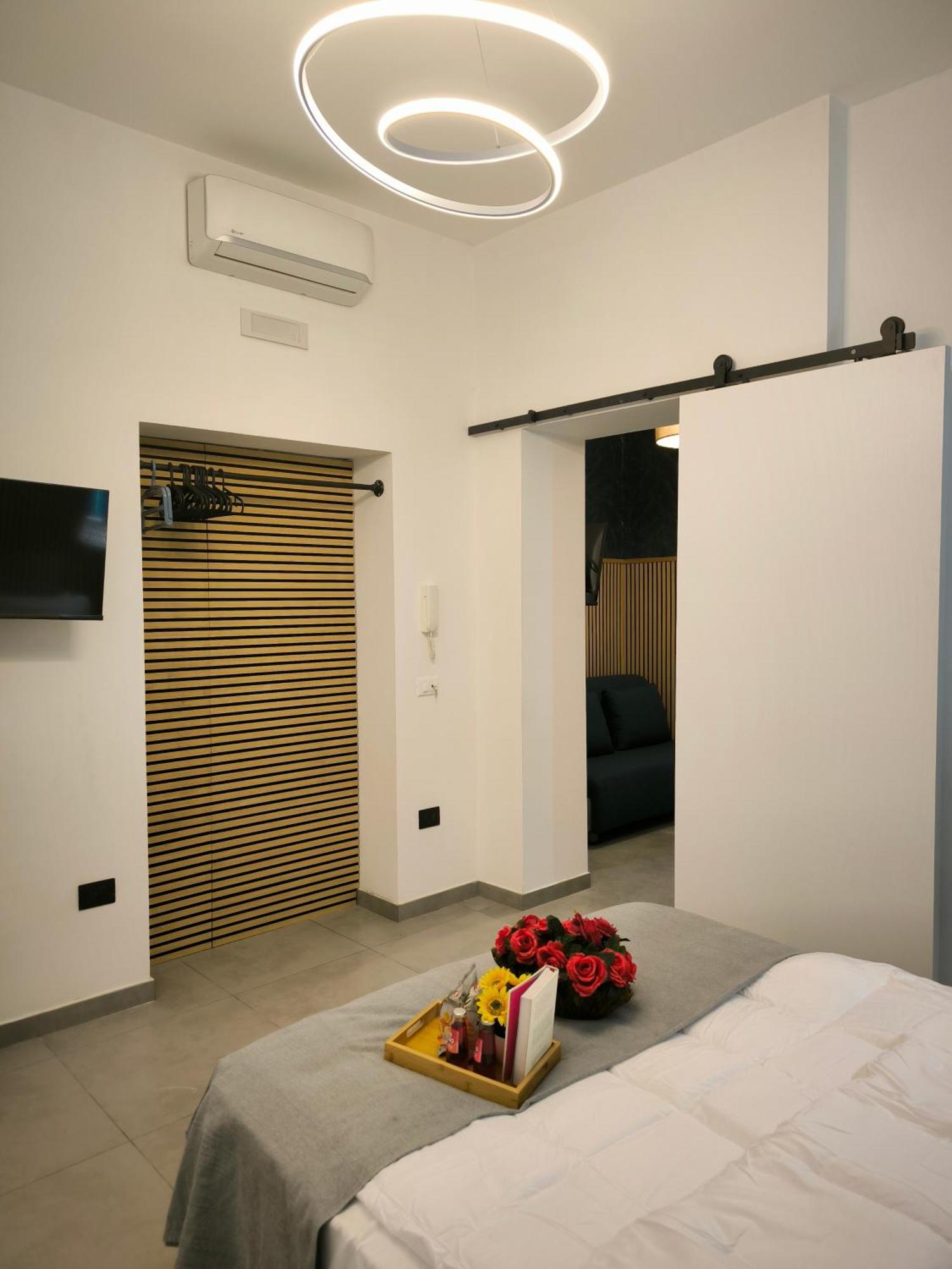 Milly'S House Appartement Napels Buitenkant foto